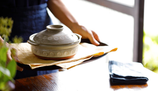 The Art of Japanese Donabe: Exploring Ginpo's Hanashima Pottery Tradition